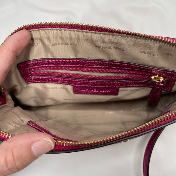 Michael Kors Metallic Pink Leather Crossbody Bag - Picture 6 of 9